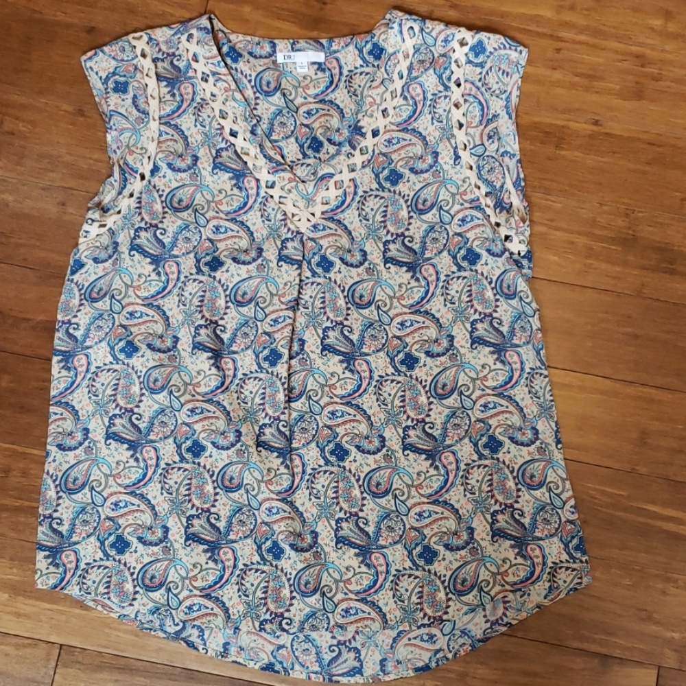 DR2 Daniel Rainn paisley cap sleeve blouse